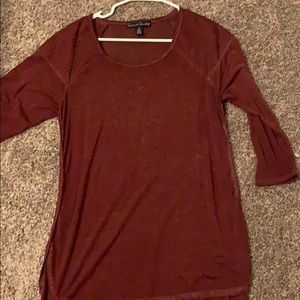 Women’s maroon shirt